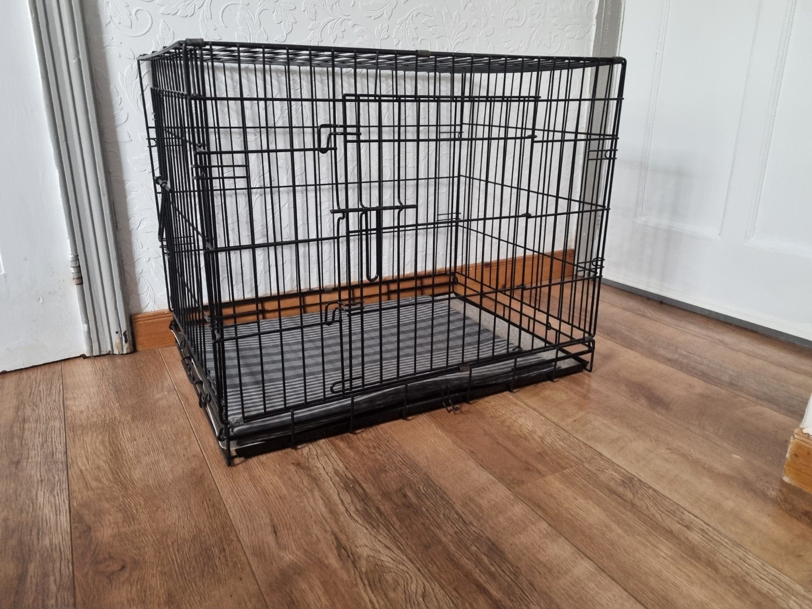Bench, Dieren en Toebehoren, Hondenhokken, Ophalen of Verzenden, Zo goed als nieuw, Minder dan 75 cm, Minder dan 65 cm