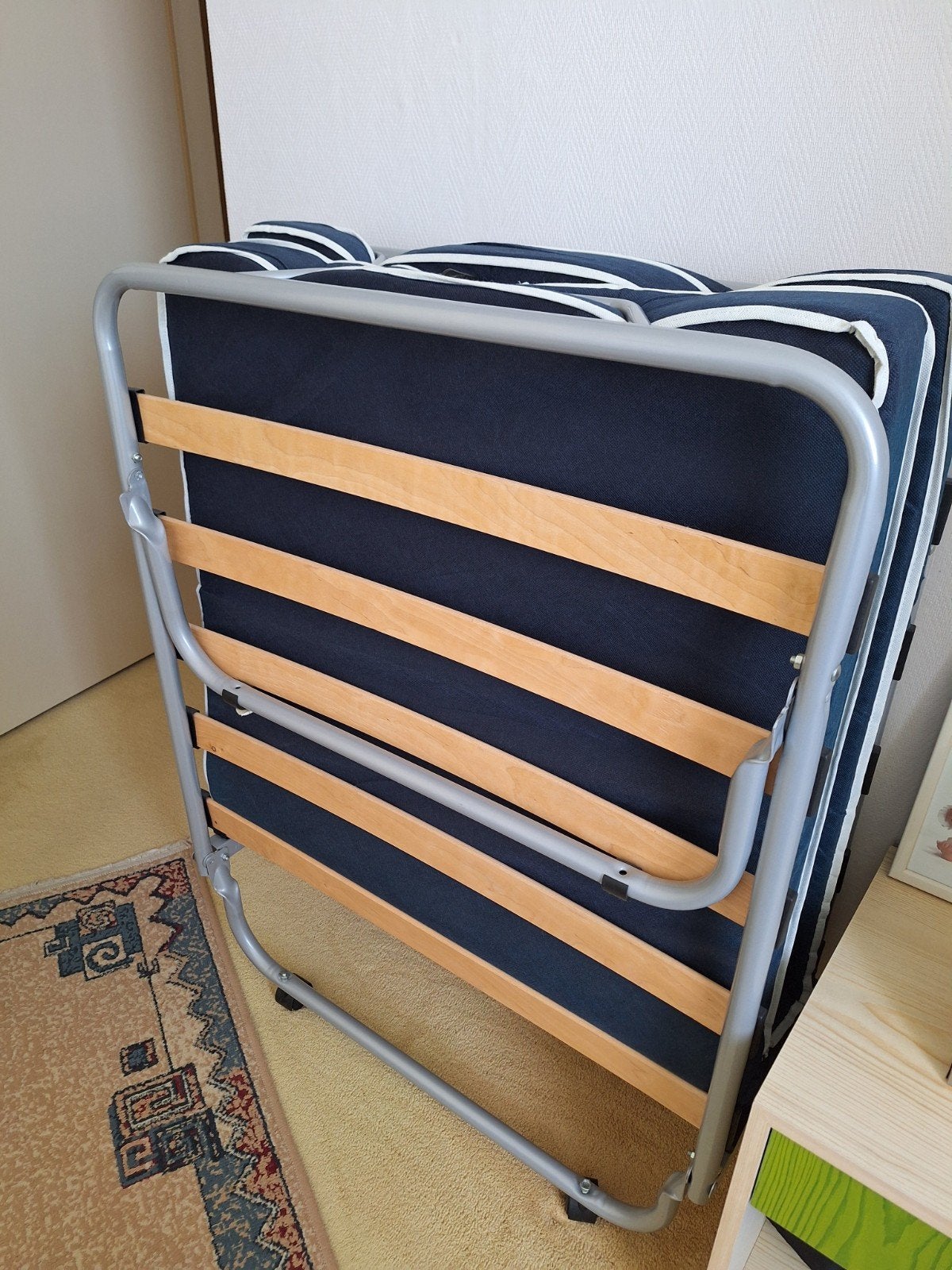 Opklapbaar éénpersoons bed, Ophalen, Zo goed als nieuw, Eenpersoons