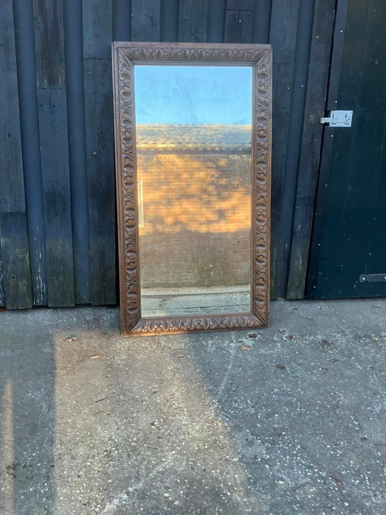 Spiegel met bewerkte oude, zware eiken lijst, Antiek en Kunst, Antiek | Spiegels, Ophalen, Rechthoekig