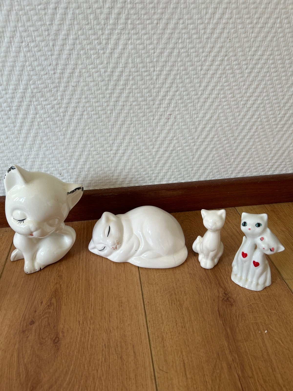 Set van 4 vintage kattenbeeldjes, Ophalen of Verzenden, Gebruikt, Hond of Kat, Beeldje of Figuurtje
