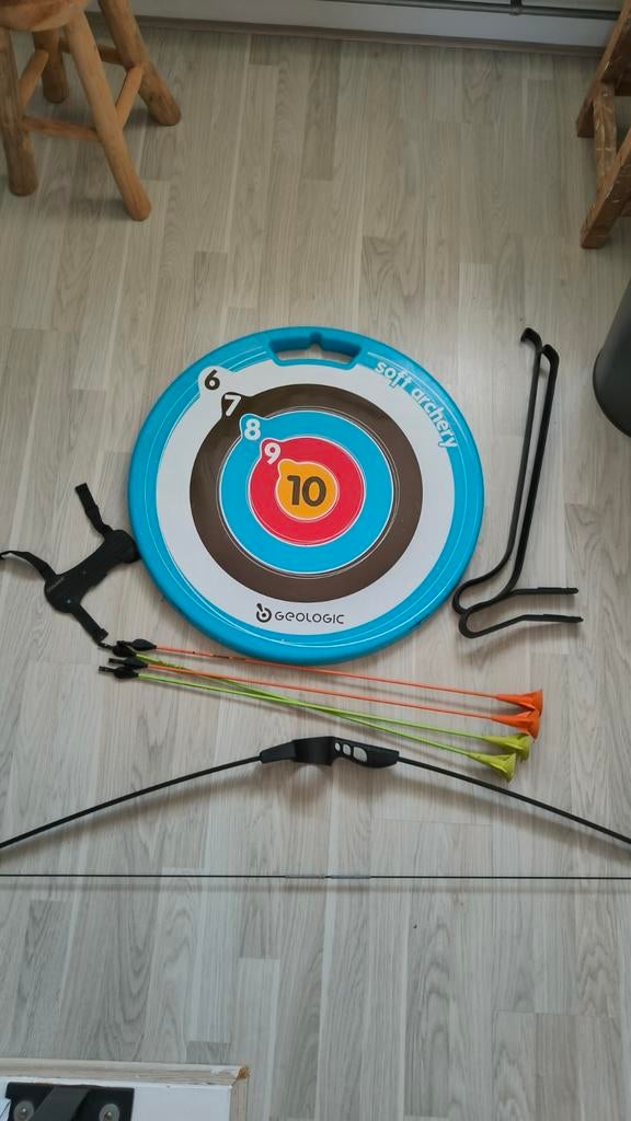 Boog met pijlen, armbescherming en oefenbord., Sport en Fitness, Handboogschieten, Ophalen