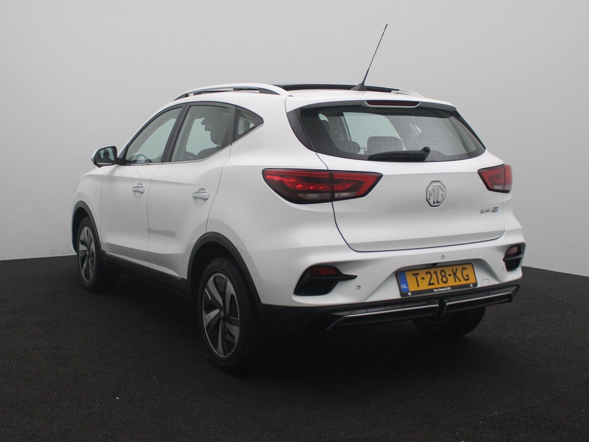 MG ZS EV Long Range Luxury 70 kWh | Apple carplay | Camera |, ZS, Wit, Origineel Nederlands, SUV of Terreinwagen