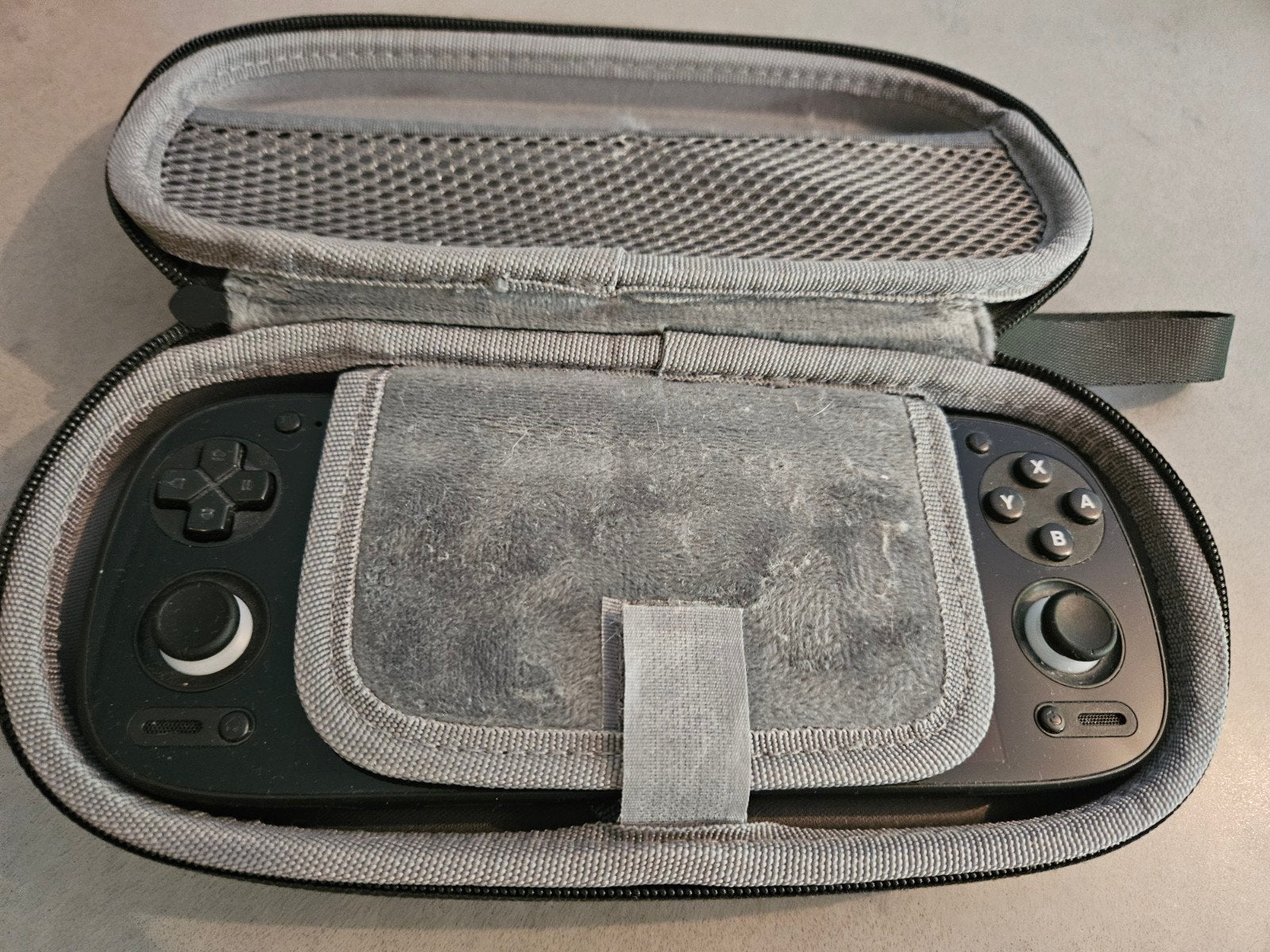 Retroid Pocket 5 handheld console met case, Ophalen of Verzenden, Retroid, Zo goed als nieuw