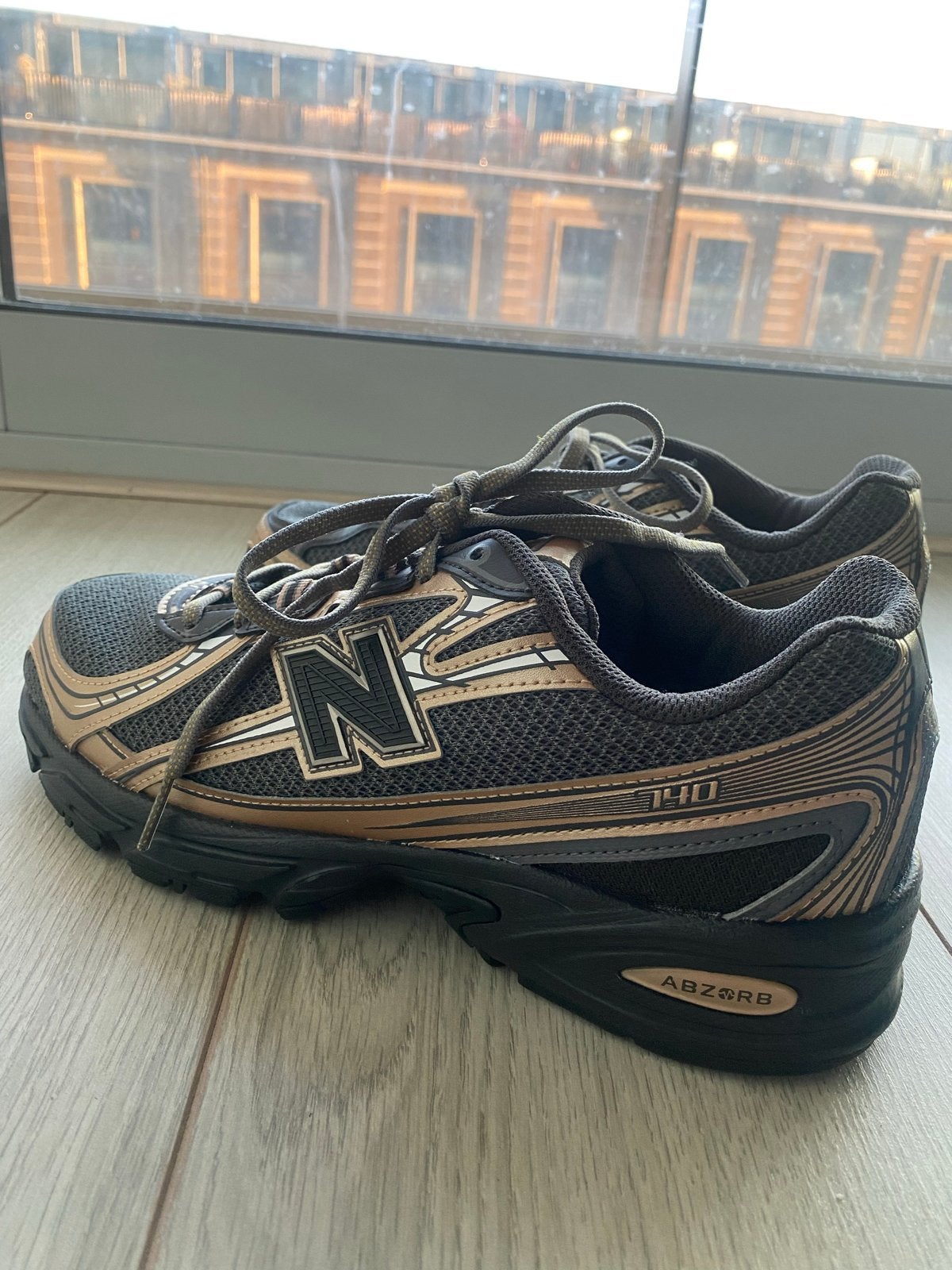 New Balance 1906R Sneakers - Maat 41,5 - Zo goed als nieuw, Kleding | Heren, Schoenen, Ophalen of Verzenden, Zo goed als nieuw