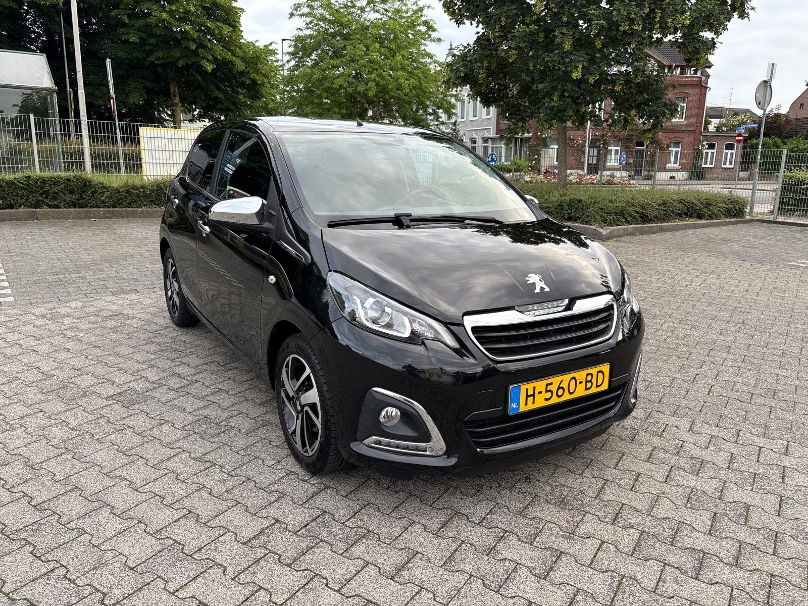Peugeot 108 1.0 E-vti 72pk 5D 2020 Zwart, Auto's, Peugeot, Voorwielaandrijving, 4 stoelen, Zwart, Origineel Nederlands