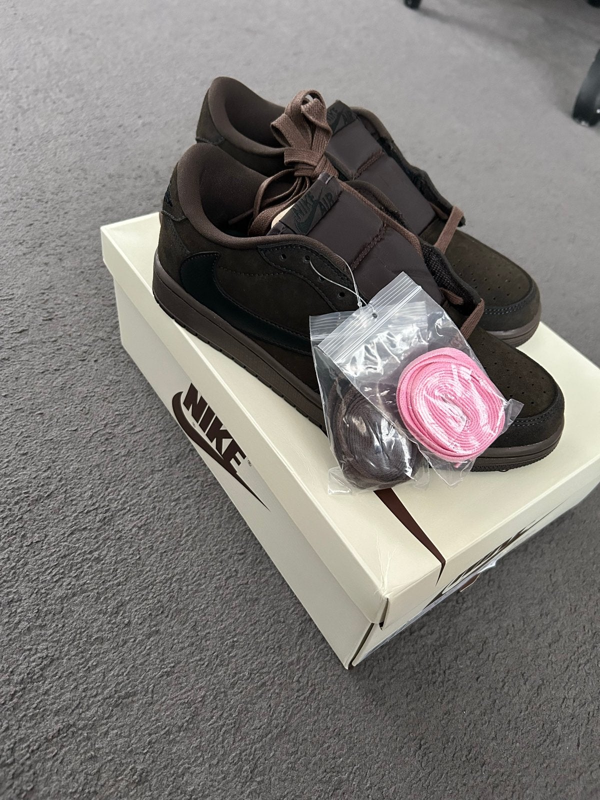 Travis Scott Dunks Shoes, Kleding | Heren, Schoenen, Bruin, Nieuw, Ophalen of Verzenden, Sneakers of Gympen