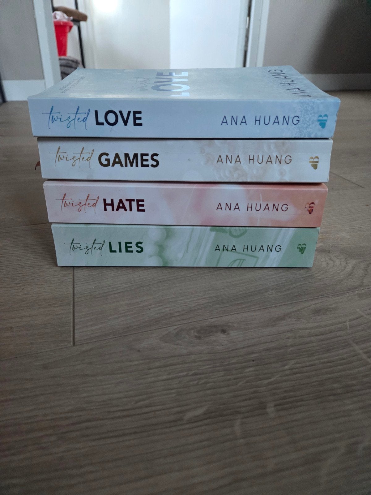 Twisted Love serie - Ana Huang (Engelstalig), Boeken, Ophalen of Verzenden, Gelezen, Ana Huang, Amerika