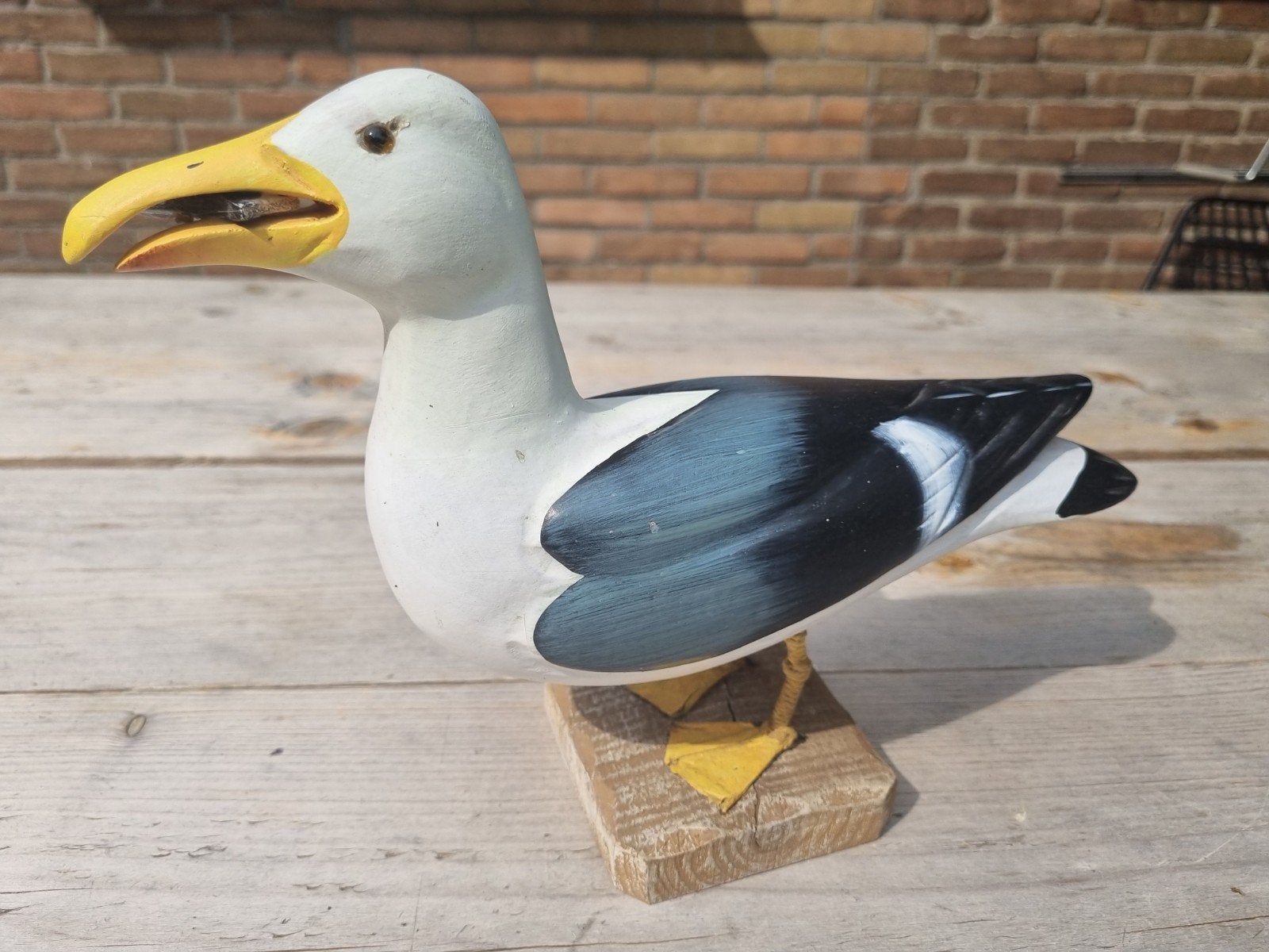 Houten meeuw met vis - decoratief beeld, Ophalen of Verzenden, Dier