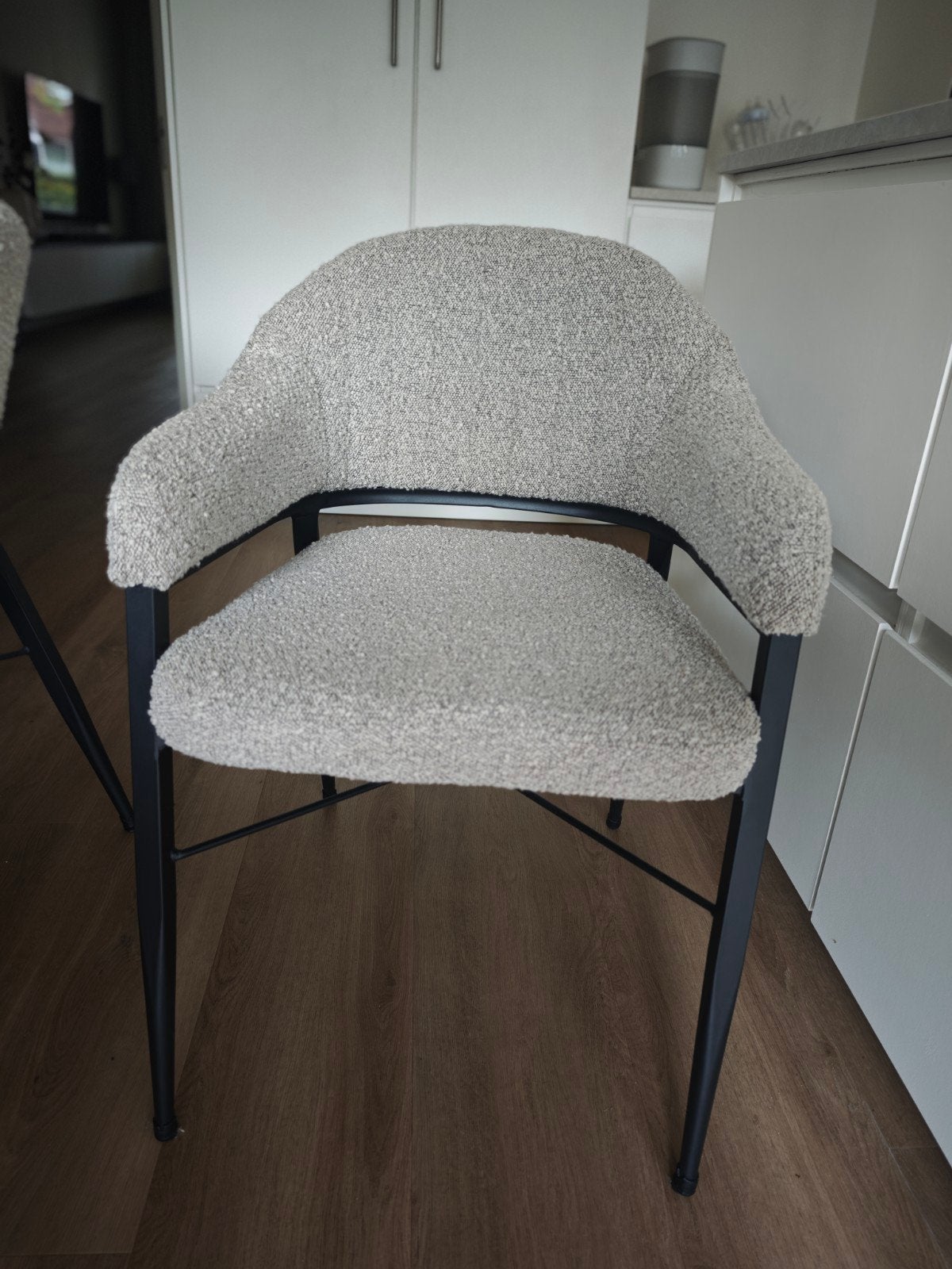 Set van 6 stoelen: 4 wit/crème, 2 grijs, Ophalen, Modern, Comfortabel, Wit, Zo goed als nieuw