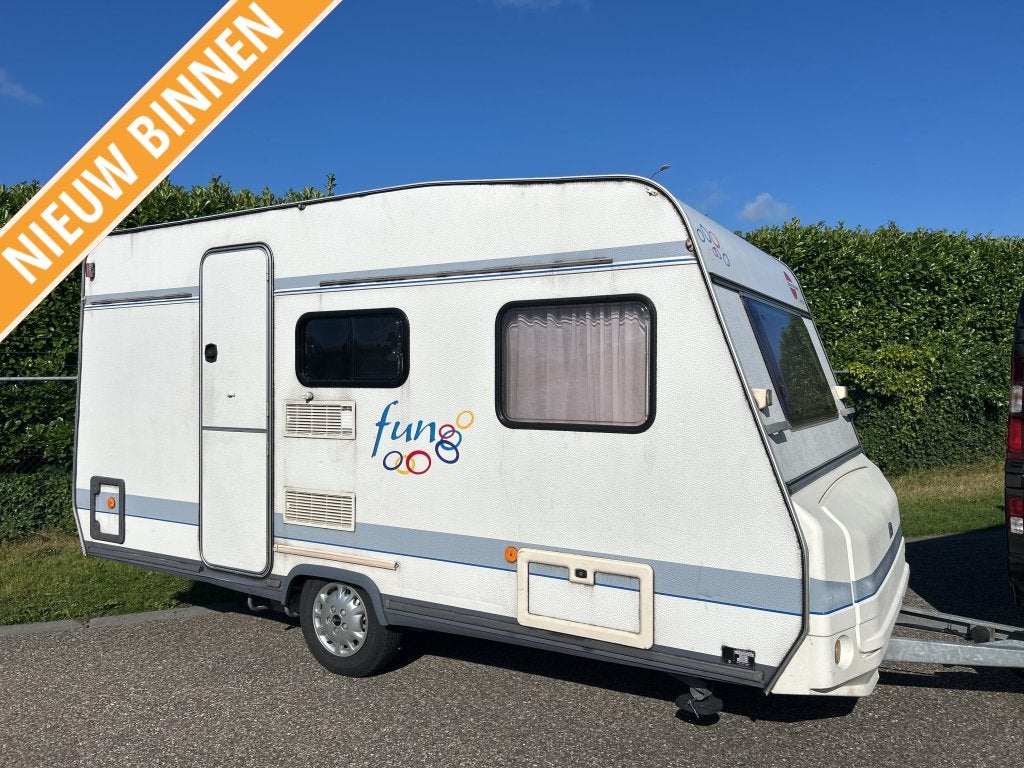 Bürstner Fun 420 TOILET, VAST BED VOORTENT, Caravans en Kamperen, Caravans, Weststraße 33 77694 Kehl, Duitsland, Bürstner GmbH & Co. KG