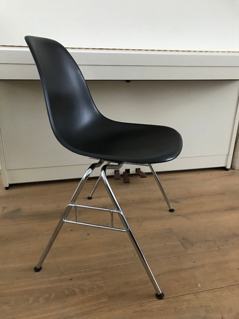 Partij 11 Vitra Eames DSS design stoel kuip stoelen zwart, Ophalen, Zwart, Zo goed als nieuw, Nvt