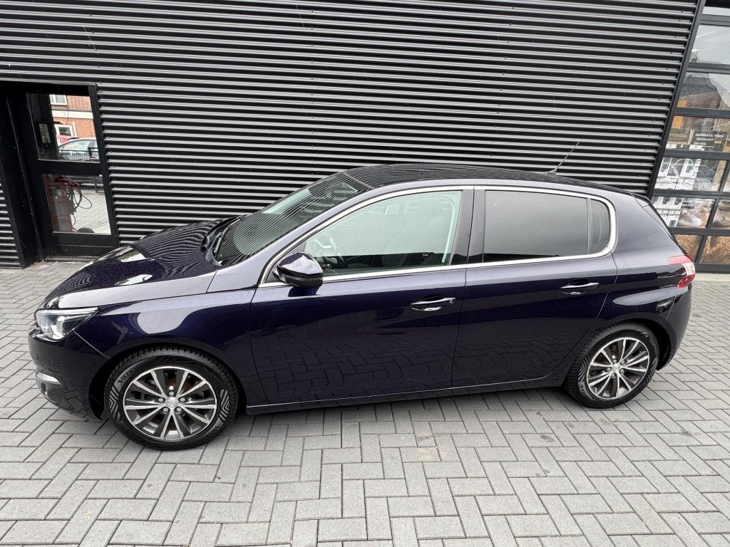 Peugeot 308 1.2 PureTech Allure| PANO| CLIMA| CAMERA| LM| CR, Auto's, Peugeot, Voorwielaandrijving, Parkeersensor, Stof, Gebruikt