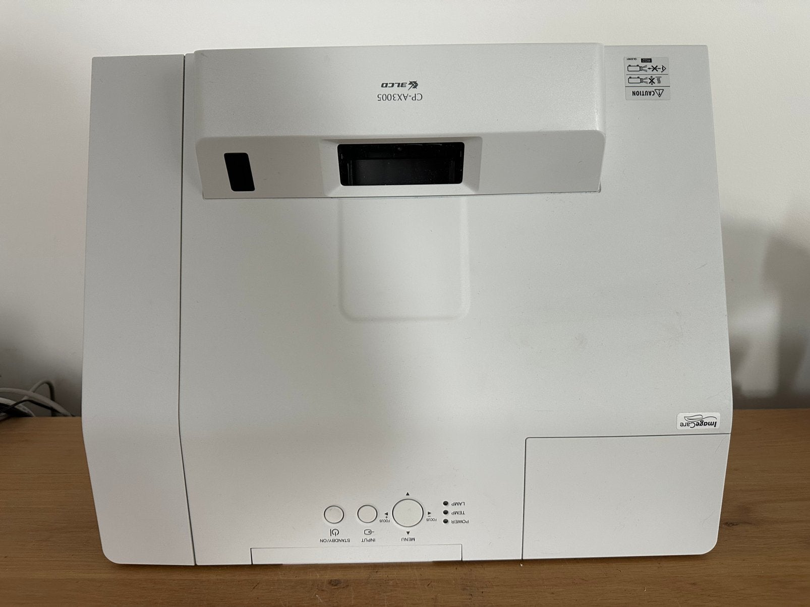 Hitachi CP-AX3005 Ultra Short Throw Beamer 3300 lumen, Audio, Tv en Foto, Beamers, Ophalen of Verzenden, Zo goed als nieuw, LCD