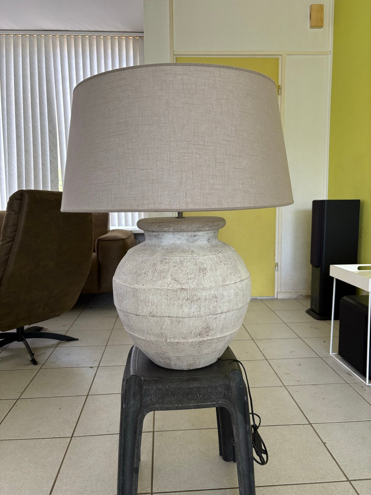 Grote staande lamp van aardewerk met linnen kap, Ophalen, Gebruikt, E27 (groot), Minder dan 100 cm