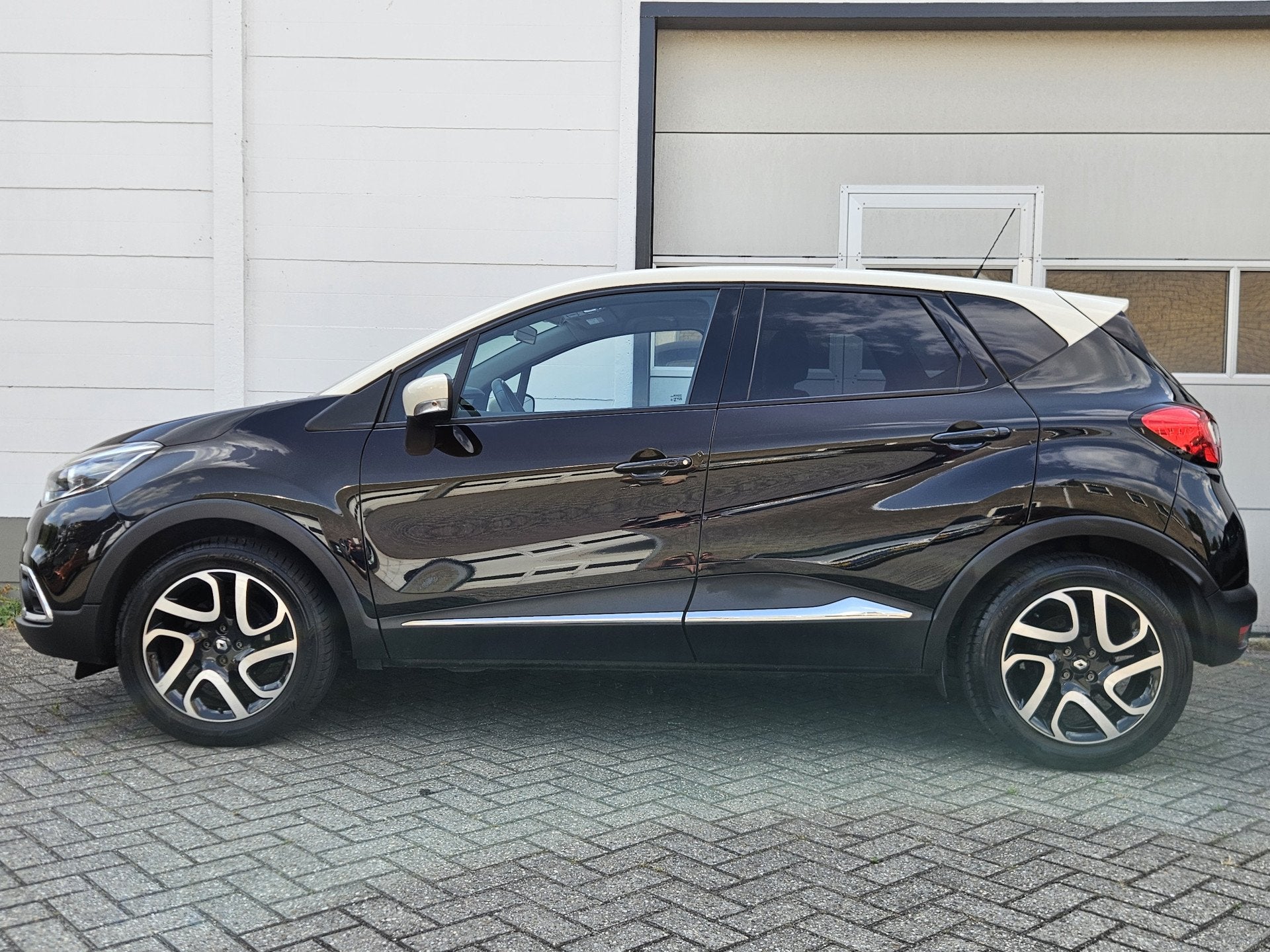 Renault Captur 0.9 TCe Expression /Dealer Onderhouden/Trekha, Auto's, Renault, Voorwielaandrijving, Stof, Gebruikt, Automatische klimaatregeling