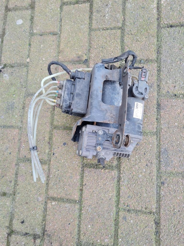 Luchtvering pomp mercedes gl X164, Ophalen of Verzenden