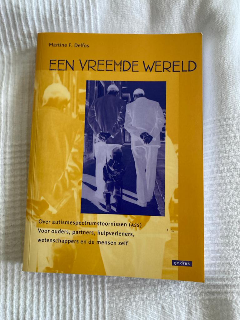 Een Vreemde Wereld M Delfos - Autismespectrumstoornissen, Boeken, Ophalen of Verzenden, Zo goed als nieuw, Overige onderwerpen
