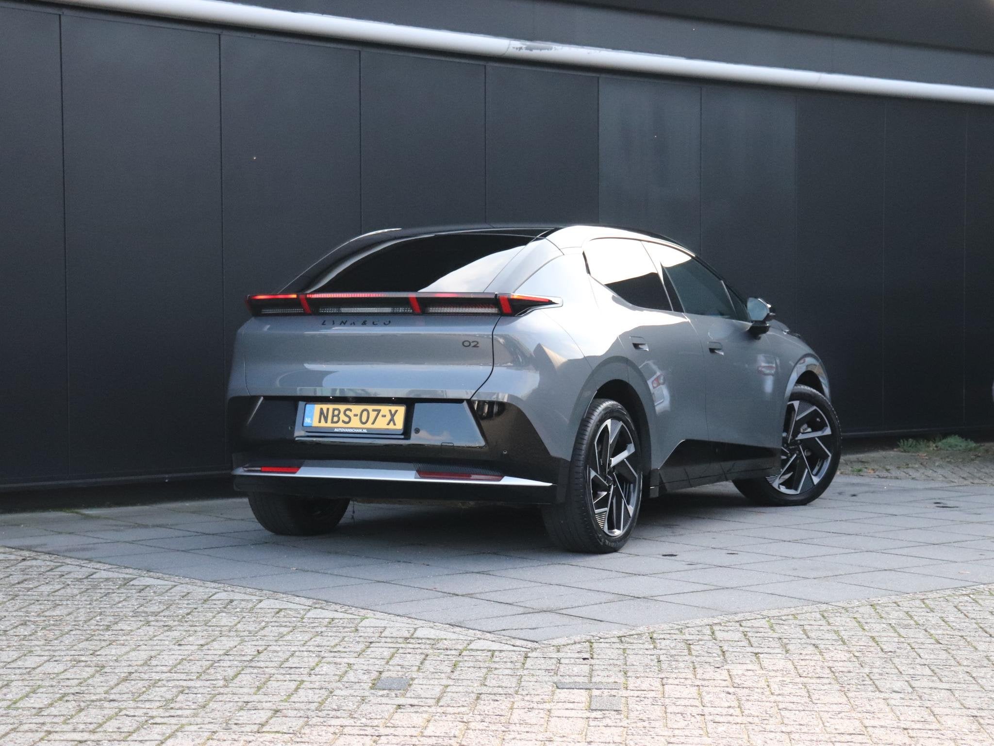 Lynk & Co 02 More 66 kWh | LEDER | PANO | H&K | 360° CAMERA, Auto's, Automaat, Dealer onderhouden, Achterwielaandrijving, Gebruikt