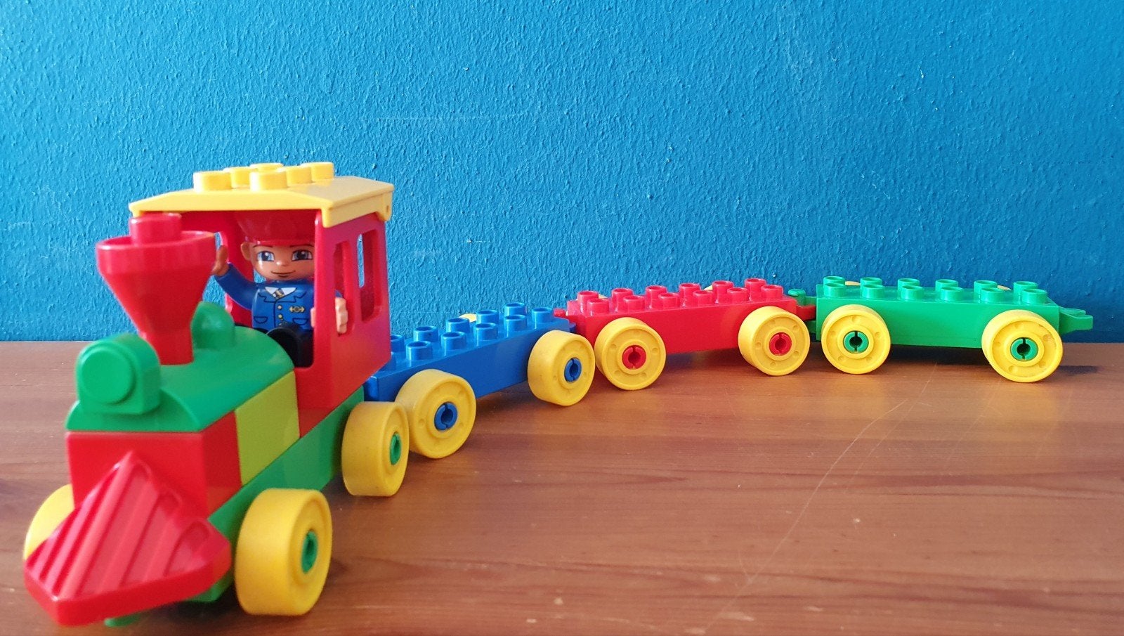Duplo Trein duwtreintje met wagentjes karretjes en machinist, Ophalen of Verzenden, Zo goed als nieuw, Duplo
