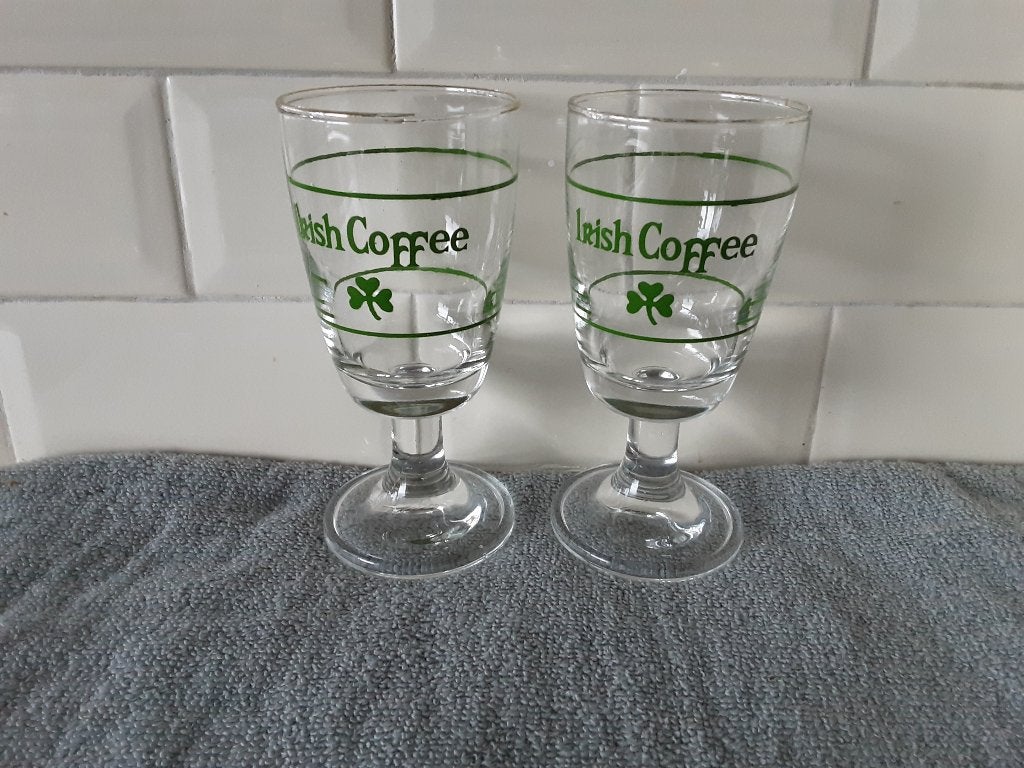 IRISH COFFEE glazen 2 stuks, dikke glas (#6), Verzamelen, Glas en Borrelglaasjes, Ophalen of Verzenden, Zo goed als nieuw, Overige typen
