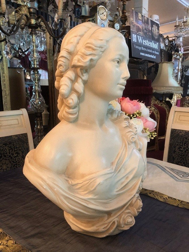 Antiek grote borstbeeld vrouw buste beeld wit / crème, Buste, Ophalen of Verzenden, Wit, Klassiek