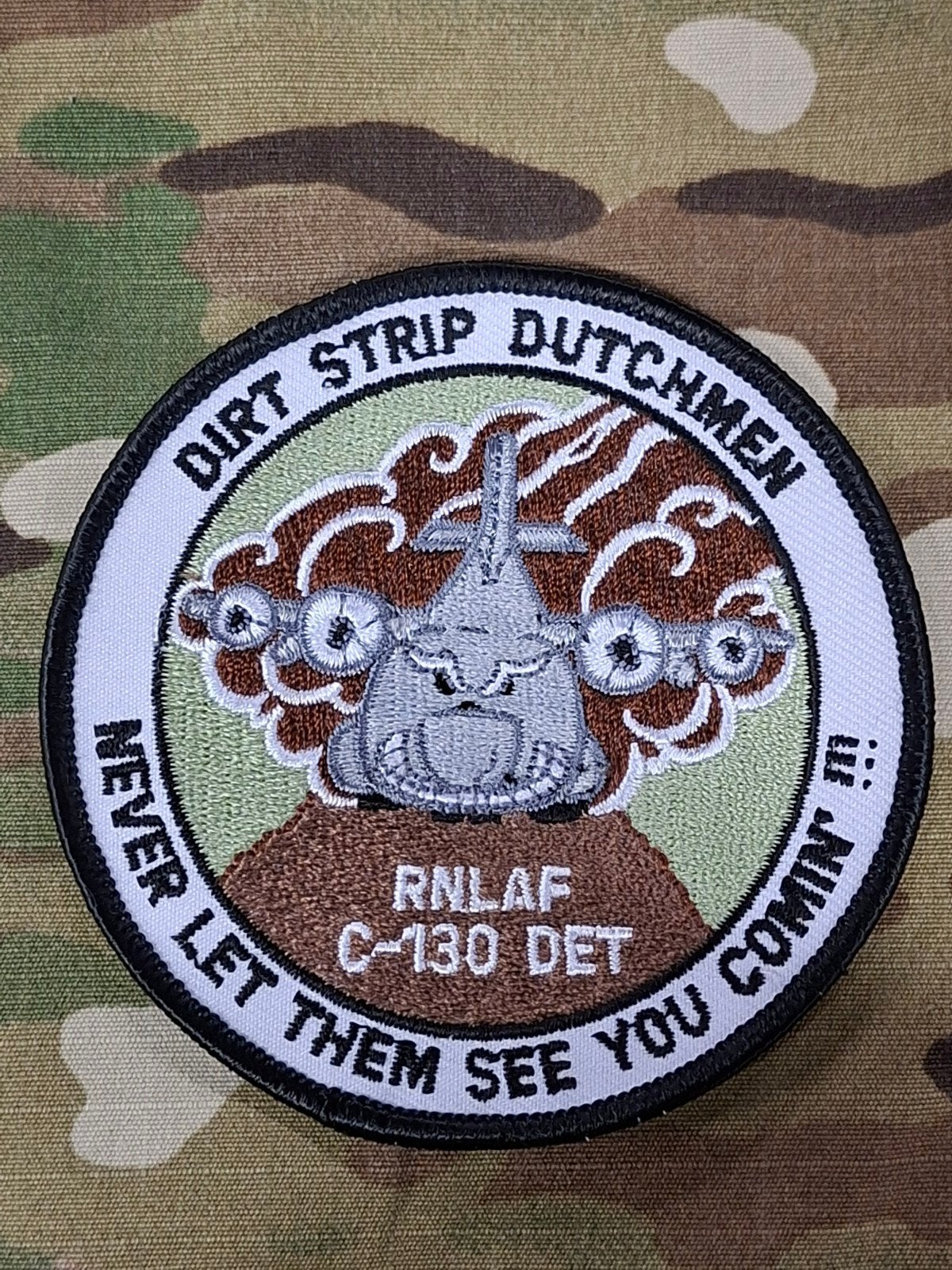 Patch 336 Squadron RNLAF C-130 Det. 'Dirt Strip Dutchmen', Ophalen of Verzenden, Luchtmacht, Nederland, Embleem of Badge