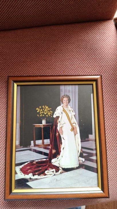 Fotolijst met afbeelding van Koningin Beatrix, Bruin, Gebruikt, Ophalen of Verzenden, Fotolijst
