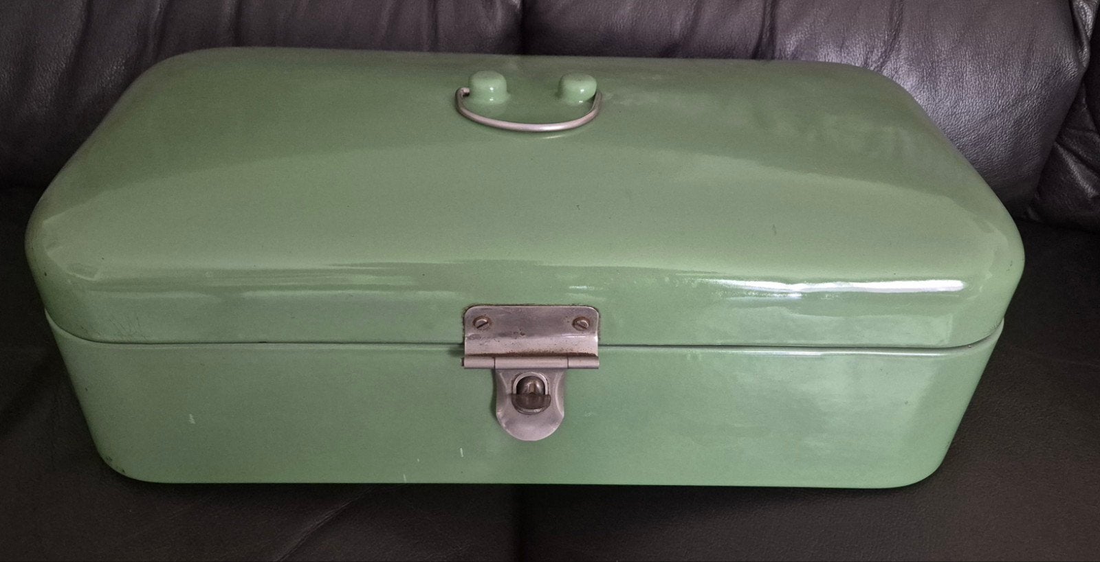 Retro Emaille Broodtrommel Jaren '60 - Groen

Prachtige retr, Antiek en Kunst, Ophalen of Verzenden