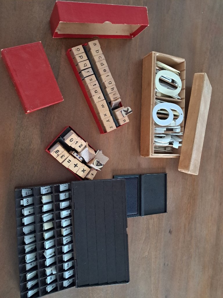 Vintage school spullen letters letter leren leermaterialen, Verzenden