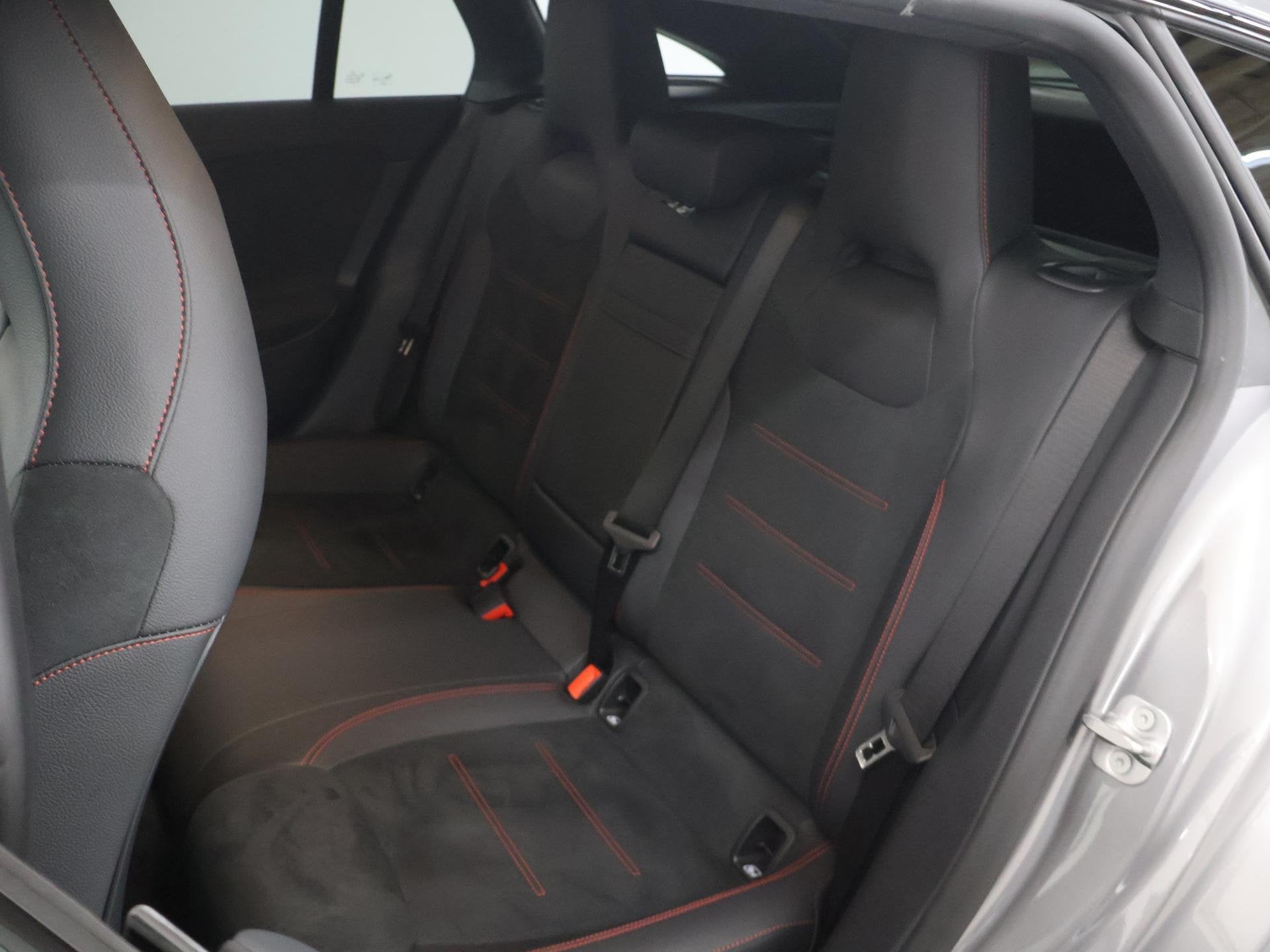 Foto 11 van Mercedes-Benz CLA-klasse 180 Shooting Brake Business Solutio