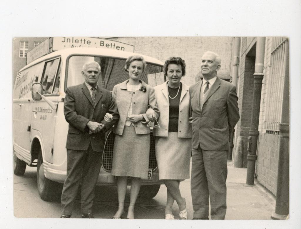 B60; opruimings prijs, Verzamelen, Foto's en Prenten, Verzenden, 1940 tot 1960, Nieuw