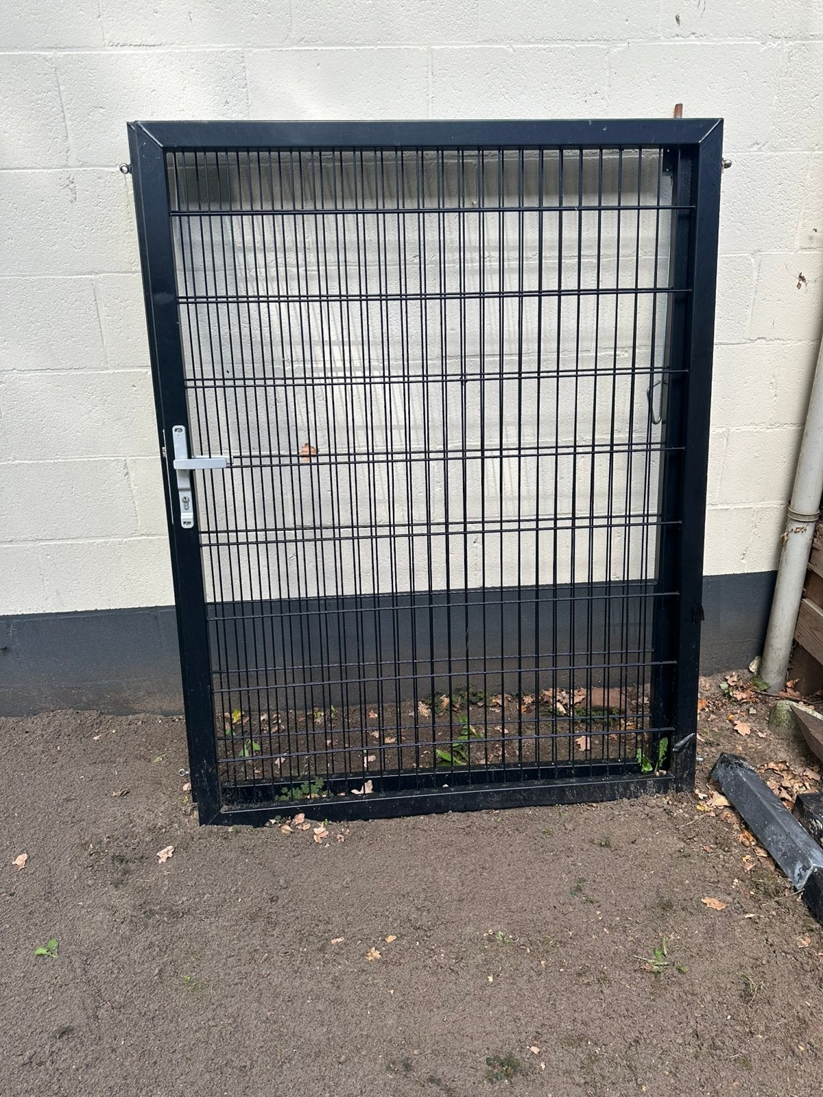 Stalen gaasdeur zwart – metalen hekdeur 140  185 cm, Ophalen, Zo goed als nieuw, IJzer, Sierhekwerk
