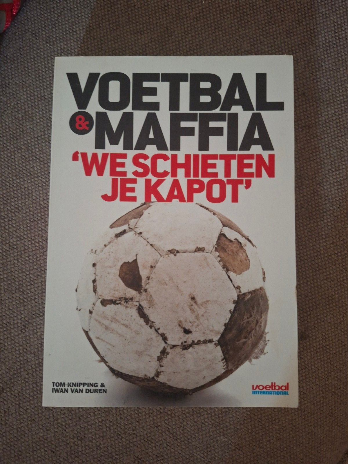 Boek Voetbal Maffia., Ophalen of Verzenden, Zo goed als nieuw