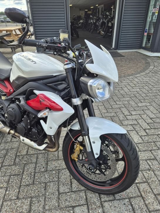 TRIUMPH STREET TRIPLE R ABS (bj 2013) 34,854 km, 675 cc, Motorrijbewijs A, Bedrijf, Meer dan 35 kW