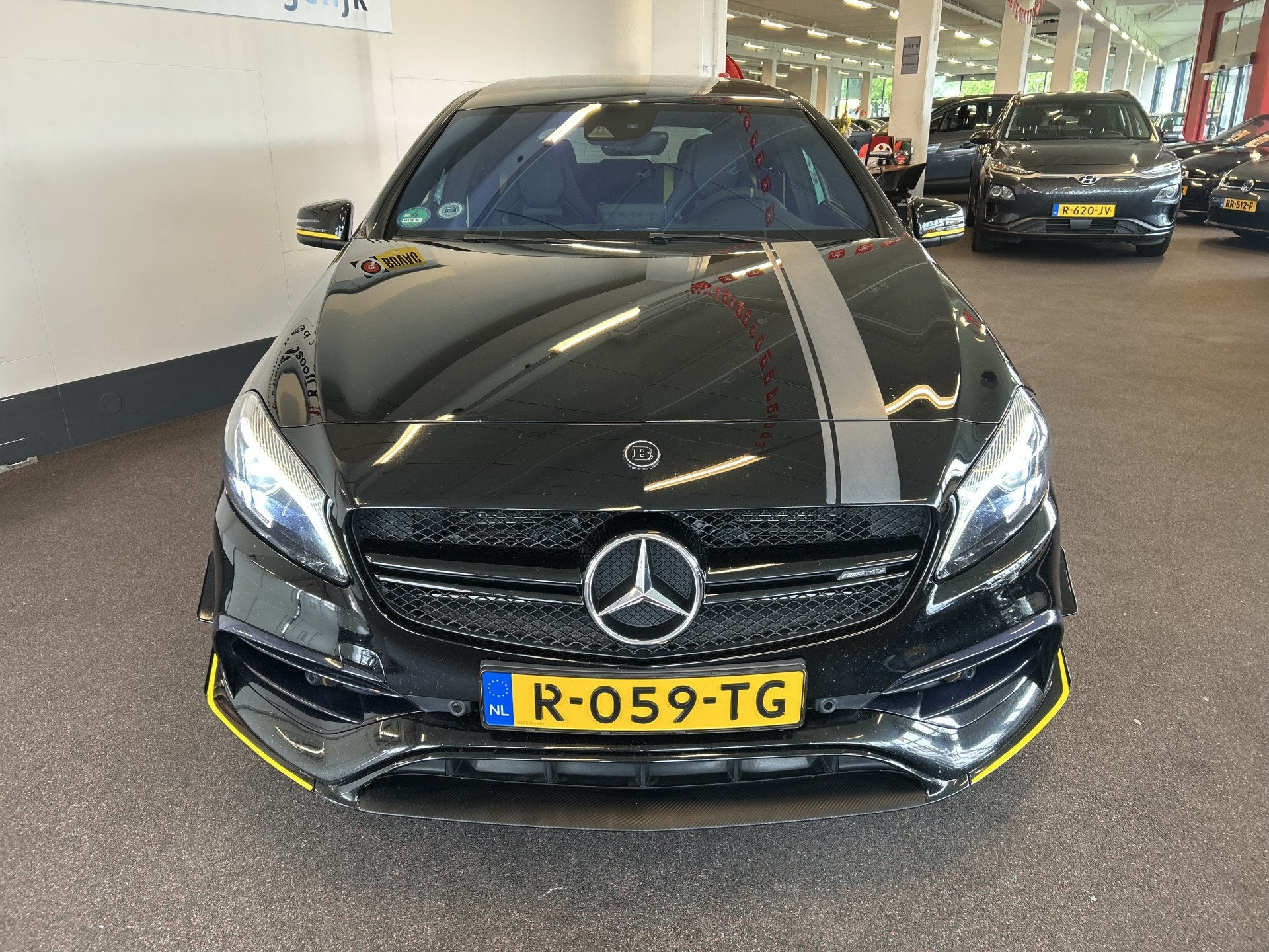 Mercedes-Benz A-Klasse AMG 45 4MATIC Yellow Night 381PK | Pa, Automaat, Gebruikt, 4 cilinders, Zwart
