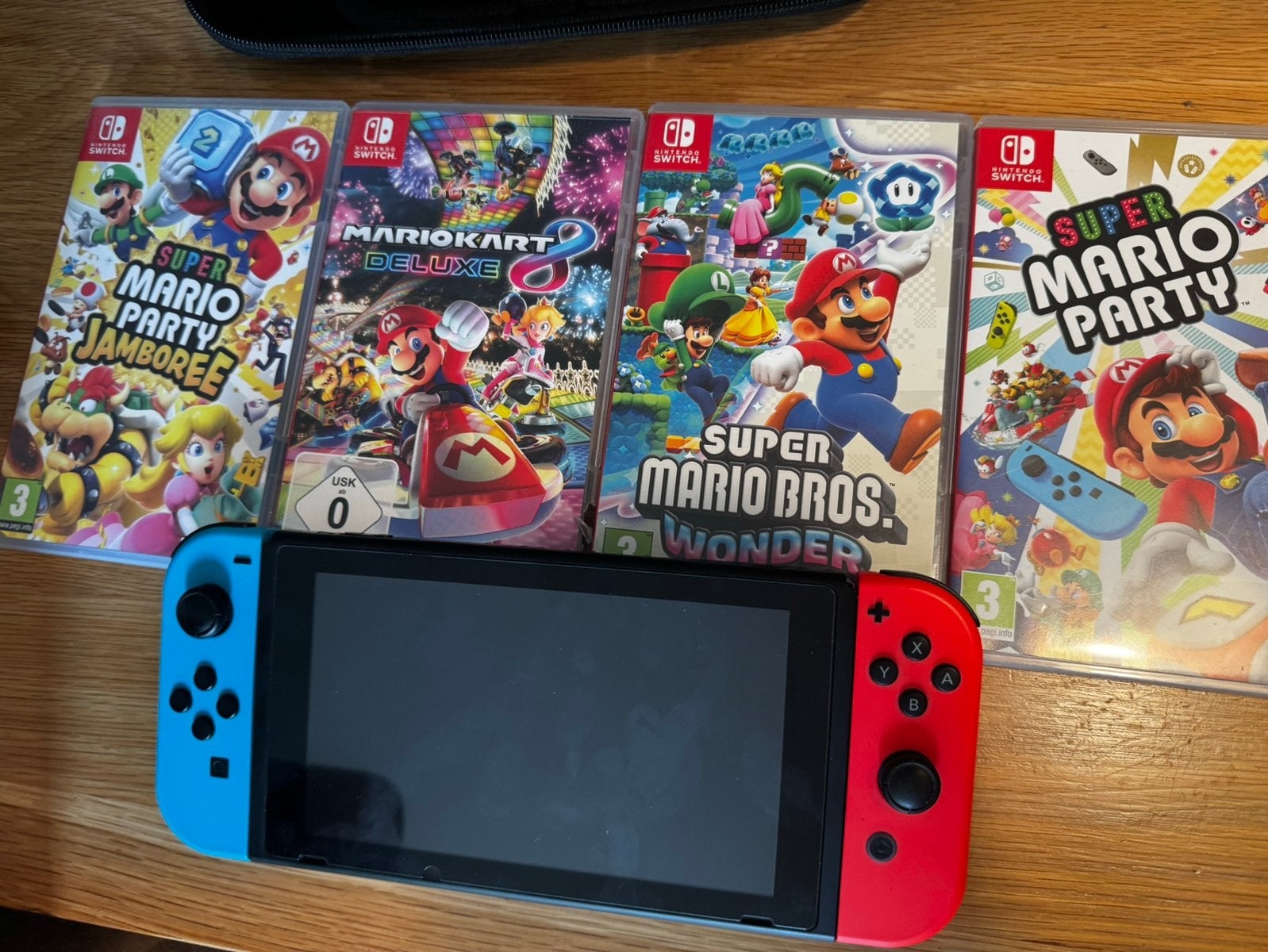Nintendo Switch + 4 Controllers + 4 Mario Games – Complete, Ophalen, Gebruikt, Met harde schijf, Switch Original