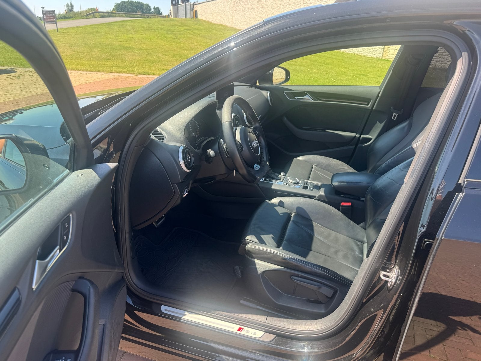 Foto 11 van Audi RS3 2.5 270KW Sportback 2016 Zwart