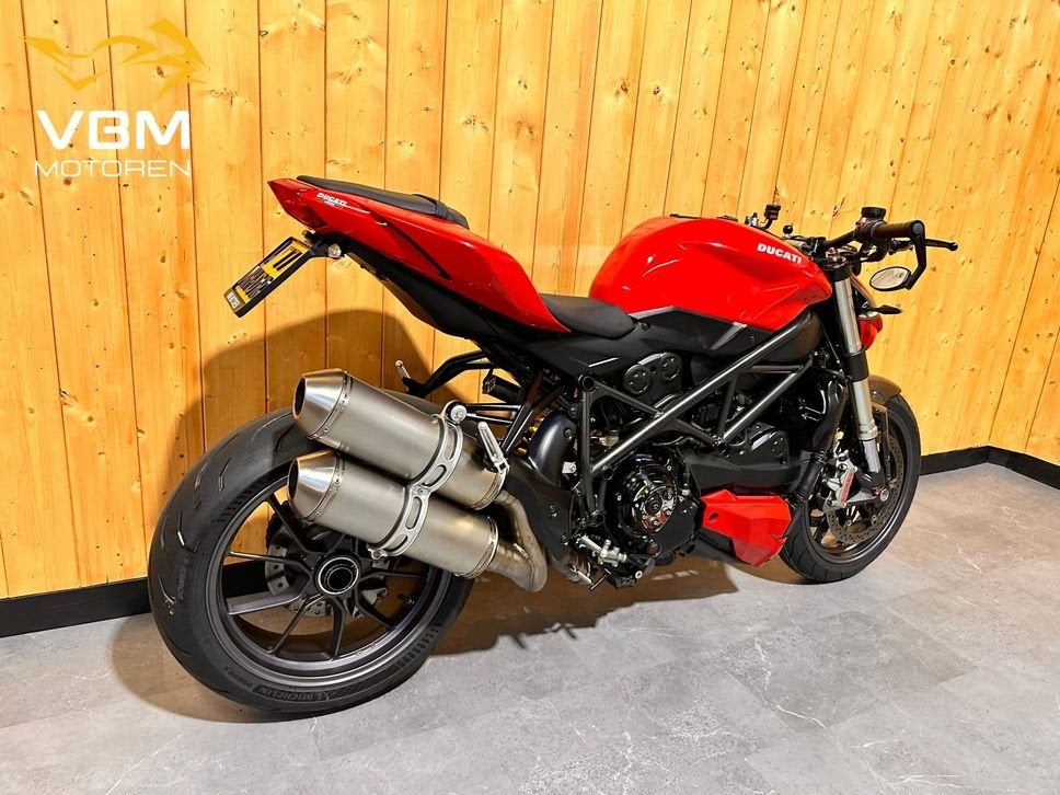 DUCATI STREETFIGHTER  1098 Riemen vervangen! Street Fighter, DUCATI, 2 cilinders, 1099 cc, Motorrijbewijs A