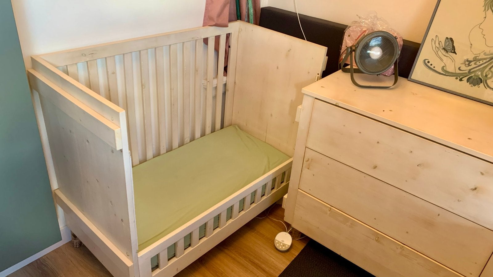 Set Meegroeibed peuterbed babyledikant commode handgemaakt, Ophalen, Gebruikt, Jongetje of Meisje