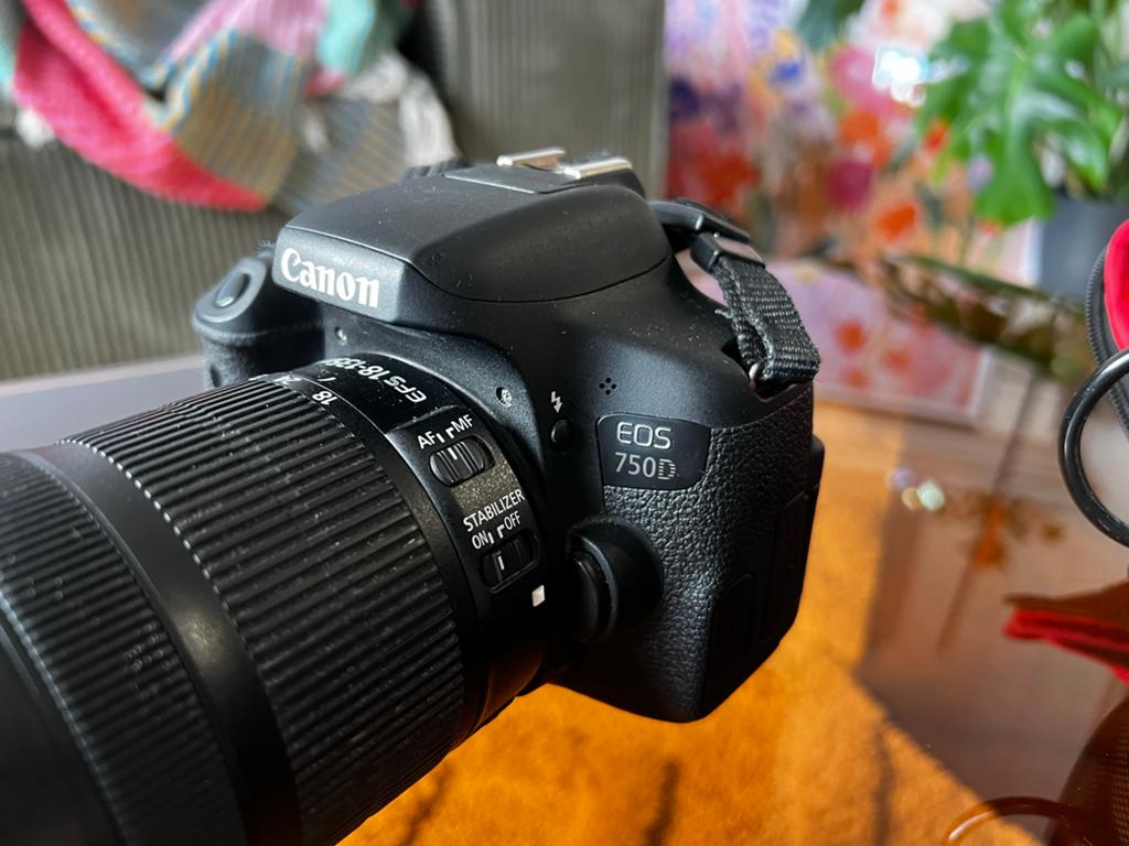 Canon EOS 750D DSLR Camera Kit met Accessoires, Ophalen of Verzenden, Gebruikt, Spiegelreflex, Canon