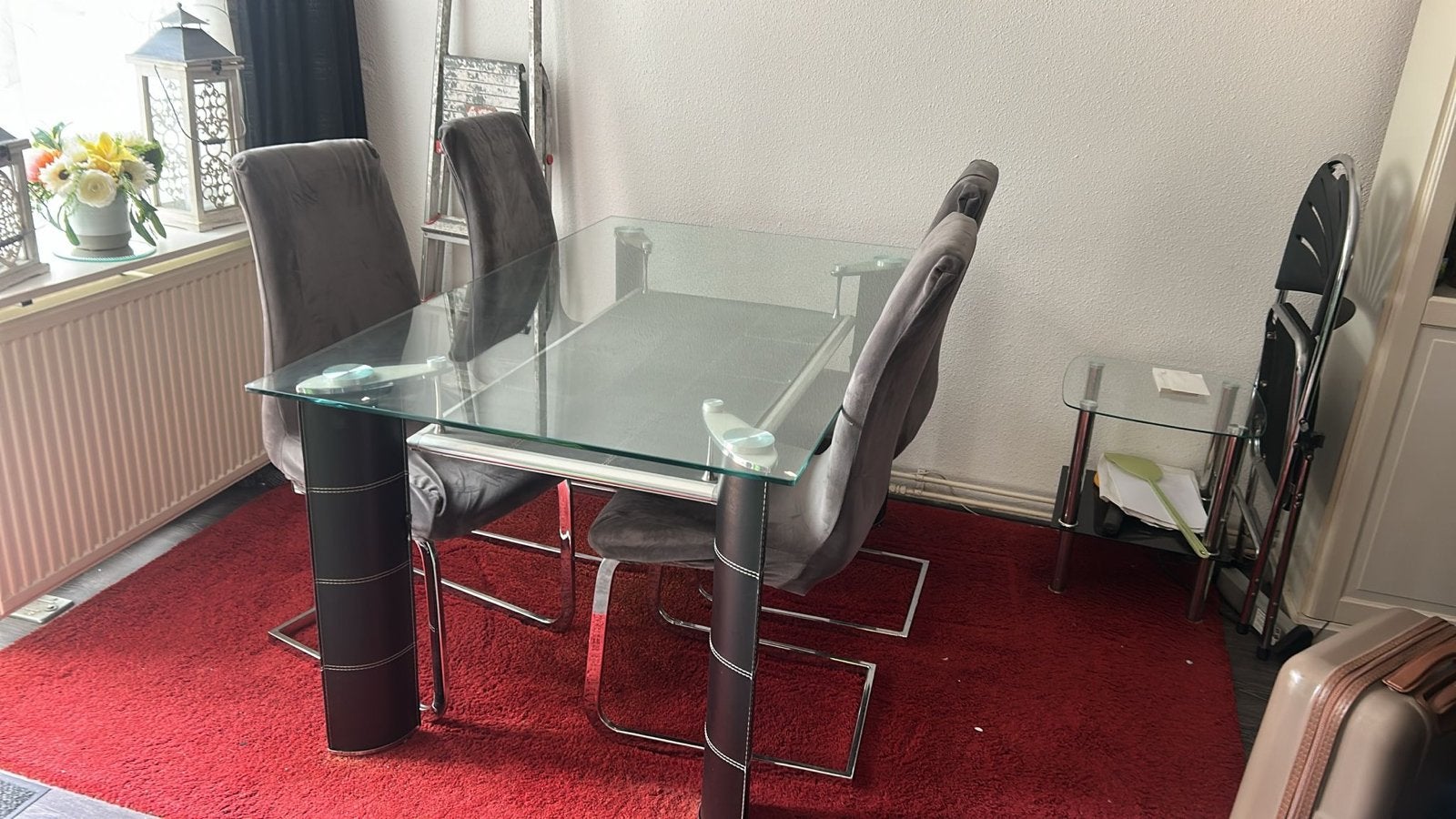 Glazen eettafel met 4 stoelen en stoelhoezen, Gebruikt, Glas, Vier personen, Rechthoekig