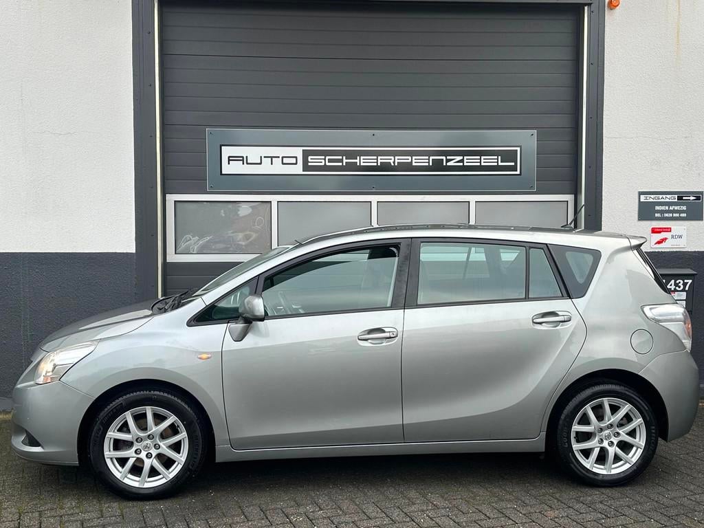 Toyota Verso VVT-i Business Edition I PANO I AIRCO I NAVI I, Auto's, Toyota, Voorwielaandrijving, Euro 5, Gebruikt, 4 cilinders