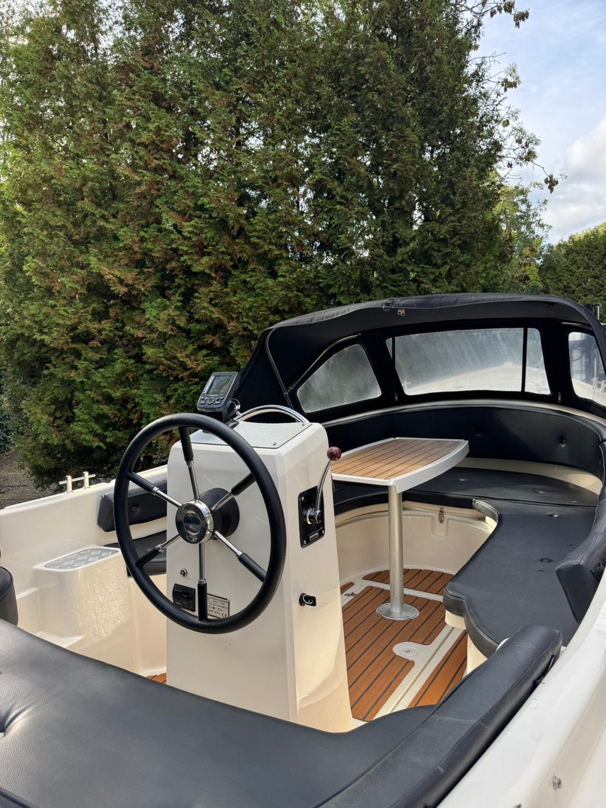 Foto 5 van ZGAN! Corsiva 560 + 20pk Mercury VOL OPTIE! Teak Bunkussen