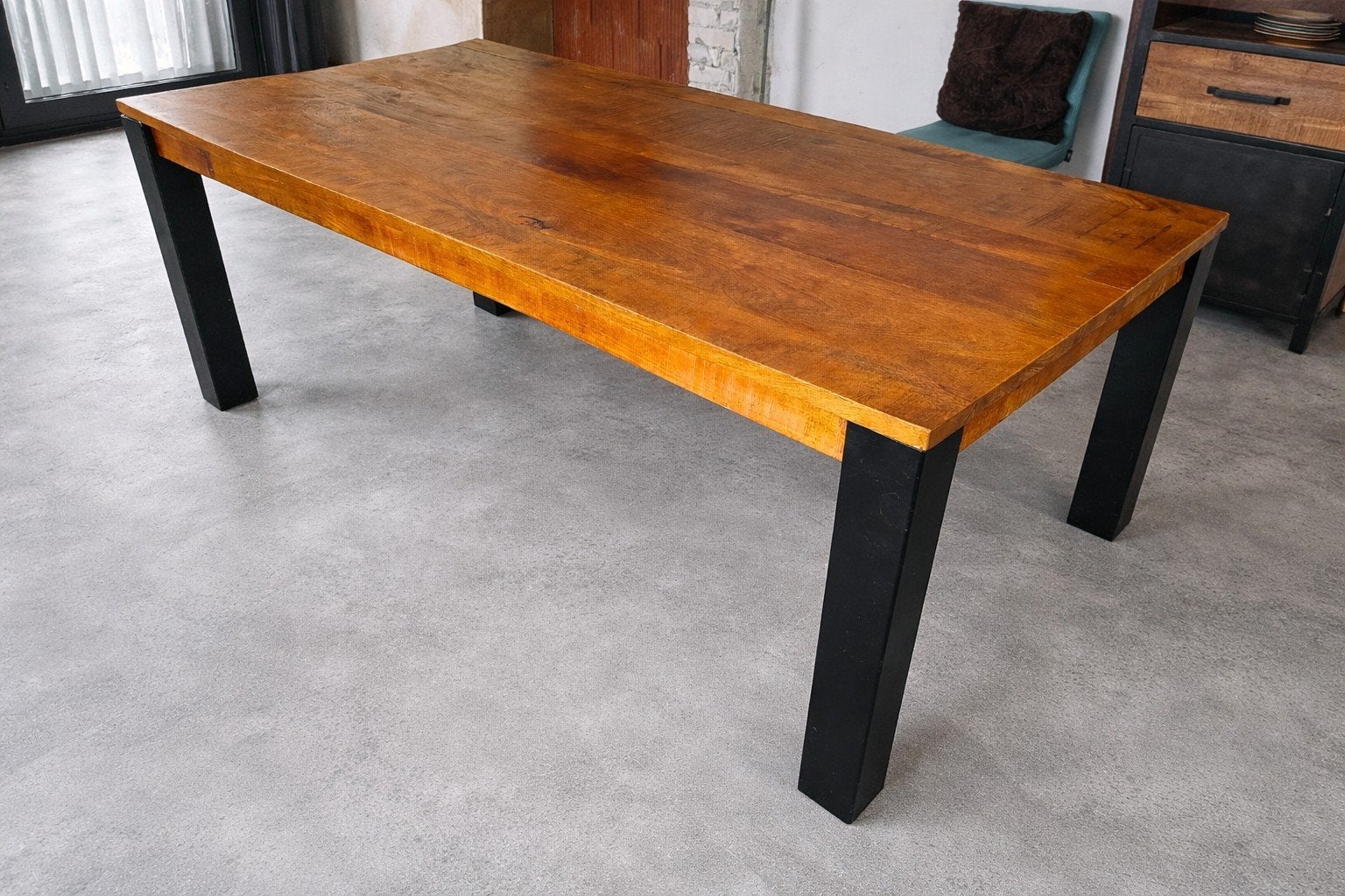 Robuuste eettafel, mangohout met zwart metalen poten., Gebruikt, Industrieel, Modern, 50 tot 100 cm, 150 tot 200 cm