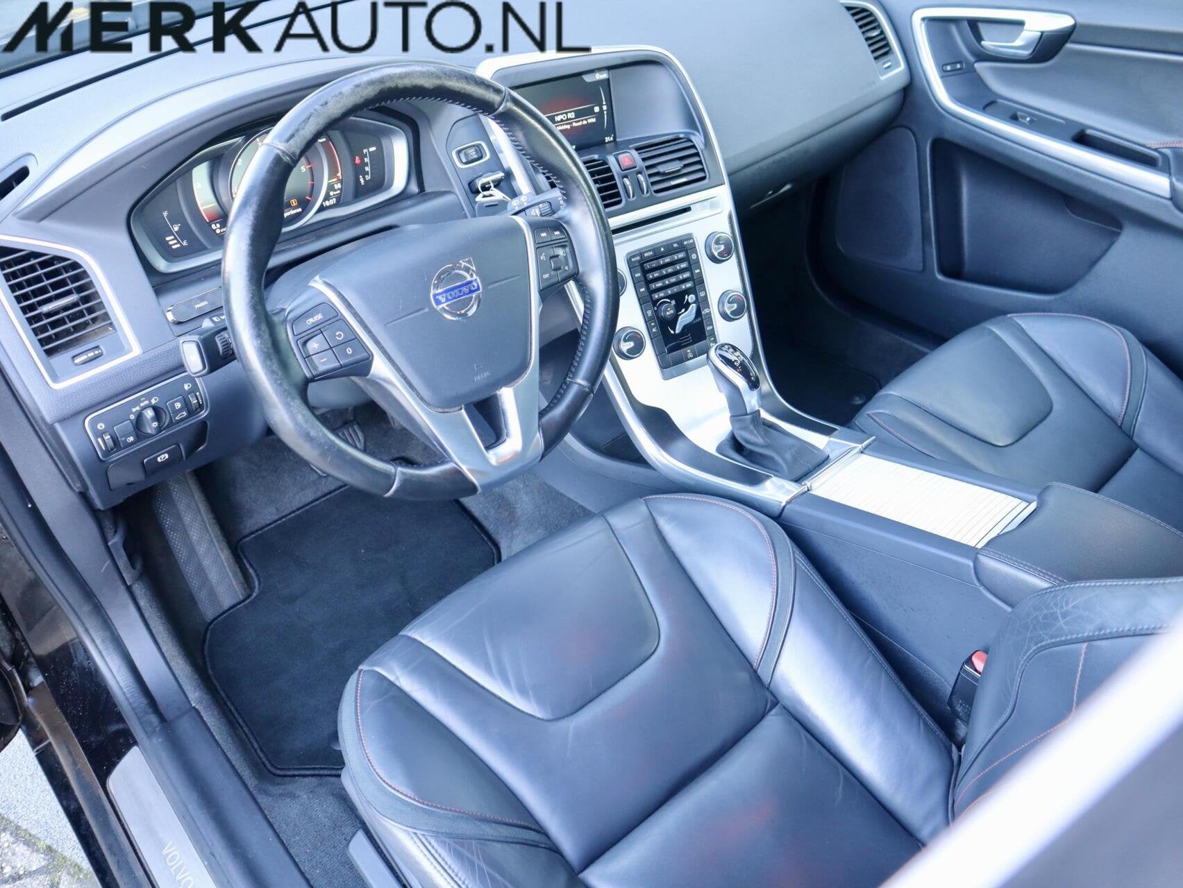 Volvo XC60 2.0 D3 FWD Ocean Race, Leder, Trekhaak, Auto's, Volvo, 1624 kg, 4 cilinders, Zwart, Leder