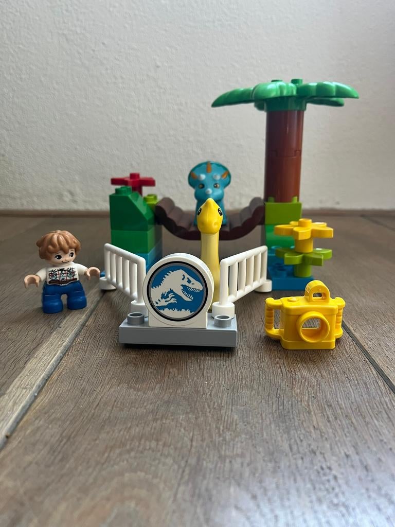 LEGO DUPLO Duplo Kinderboerderij Jurassic World 10879, Ophalen of Verzenden, Zo goed als nieuw, Compleet, Duplo