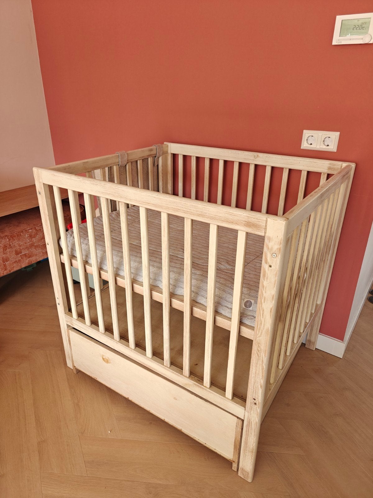 Complete houten box met lade, matras en boxkleed, Kinderen en Baby's, Ophalen, Gebruikt, Rechthoekig, In hoogte verstelbaar