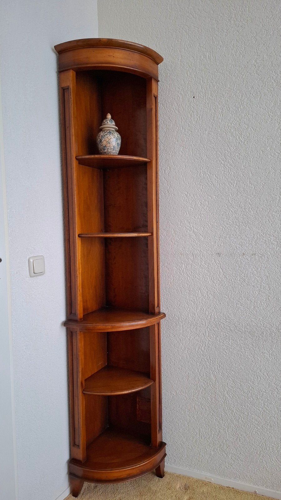 Klassieke hoekkast van kersenhout, 190 cm hoog, Antiek en Kunst, Ophalen