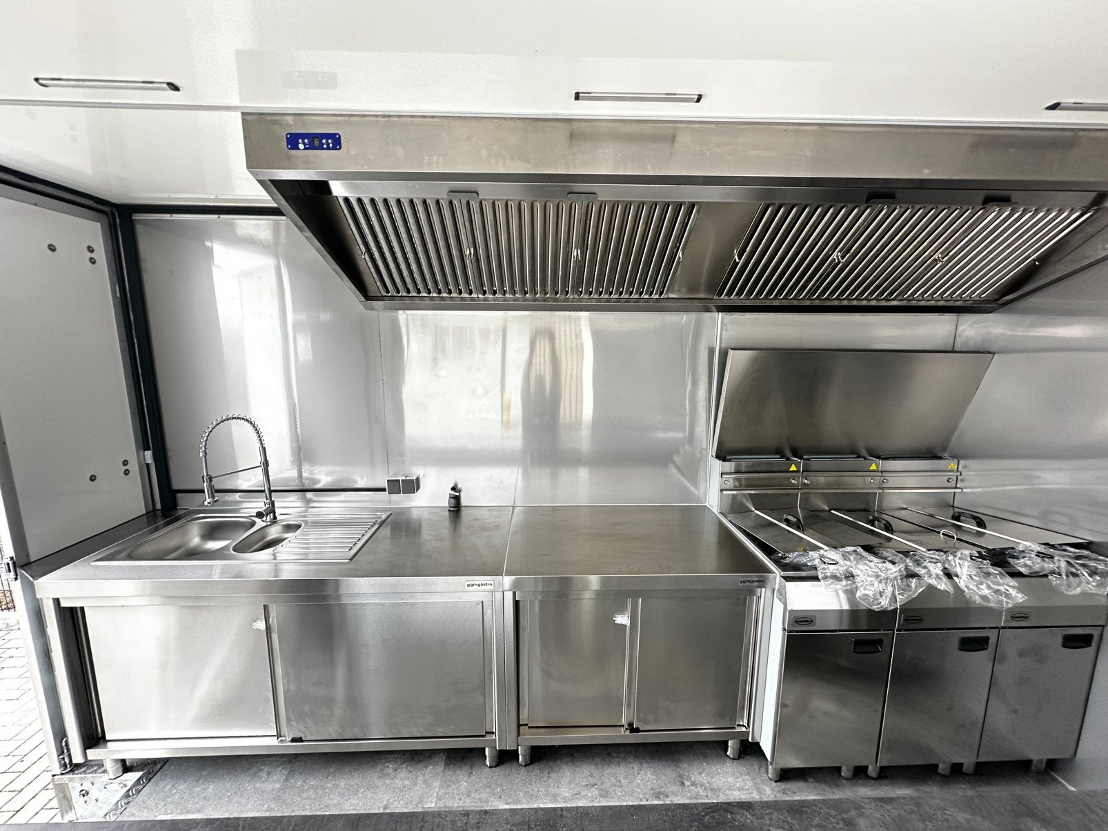 Renault Master Foodtruck - Snackwagen - Frietwagen, Ophalen