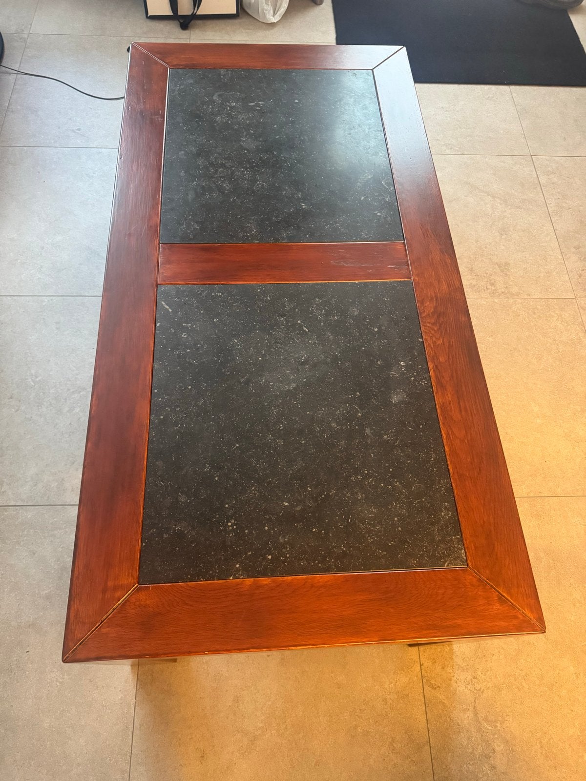 Salontafel met houten frame en stenen blad, Gebruikt, 100 tot 150 cm, Overige houtsoorten, 50 tot 100 cm